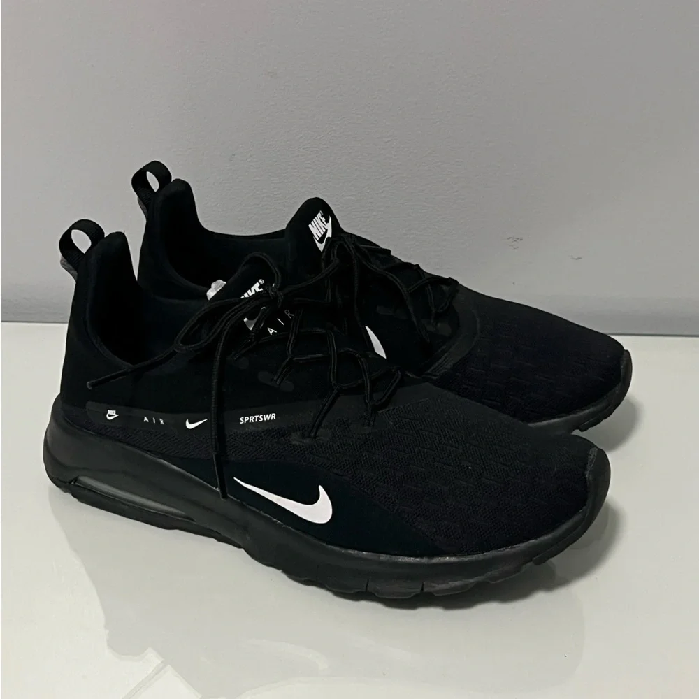 Nike Men's Black Athletic Shoes